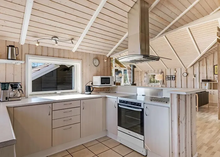 Holiday home Germaine - 1-2km From The Sea By Interhome Fano